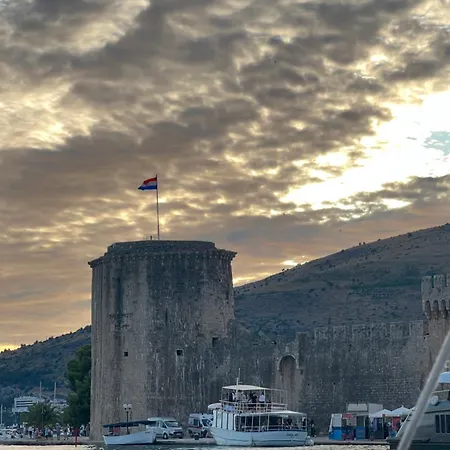 Lily Apartman Trogir