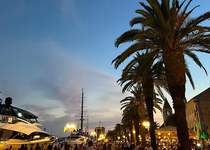 Apartment Lily Trogir